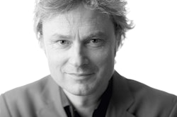 Simon Toyne - image
